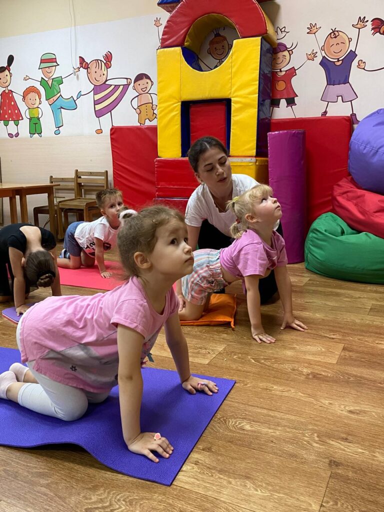 photo_5341648511504080091_y