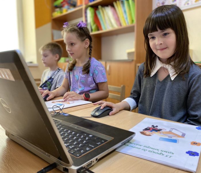 photo_5208536518539463246_y